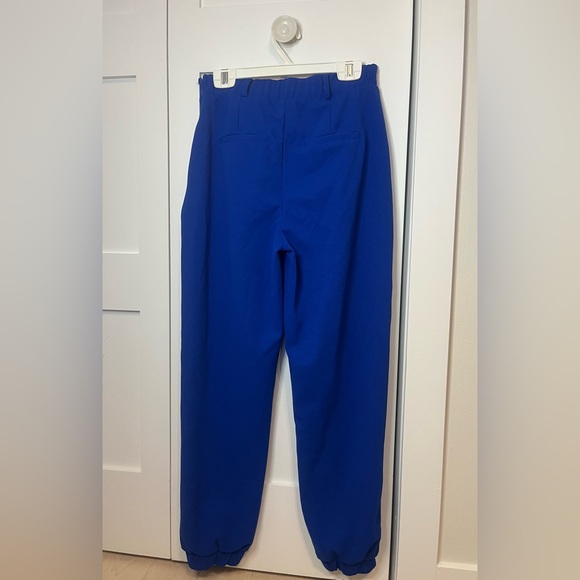 Hi, selling these splendid pants for women in size S. - Picture 2 of 4